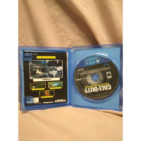 call of Duty: Infinite Warfare Legacy Edition For Playstation 4 - Picture 2 of 3